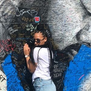 Meet your Posher, Trenea
